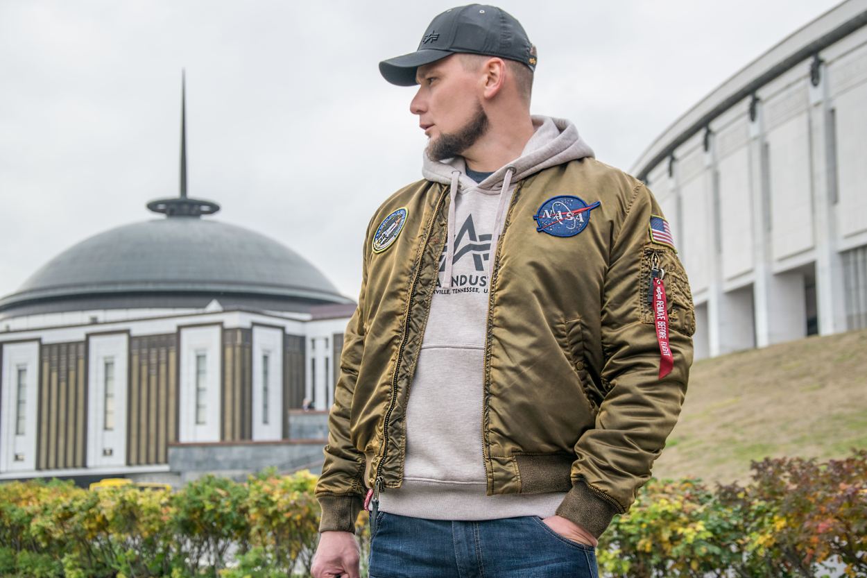 Бомбер ALPHA INDUSTRIES VF NASA BATTLEWASH MA-1 washed orange фото 4 Бомбер ALPHA INDUSTRIES VF NASA BATTLEWASH MA-1 washed orange фото 4.jpeg