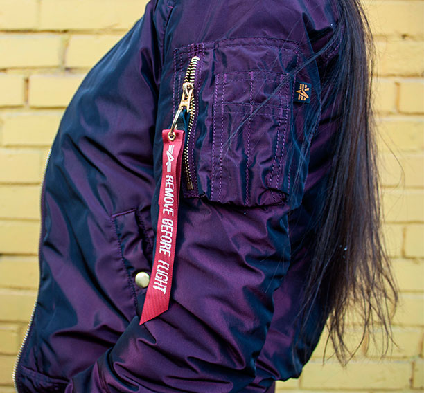 Куртка-бомбер женская ALPHA INDUSTRIES VF PM Куртка-бомбер женская ALPHA INDUSTRIES VF PM