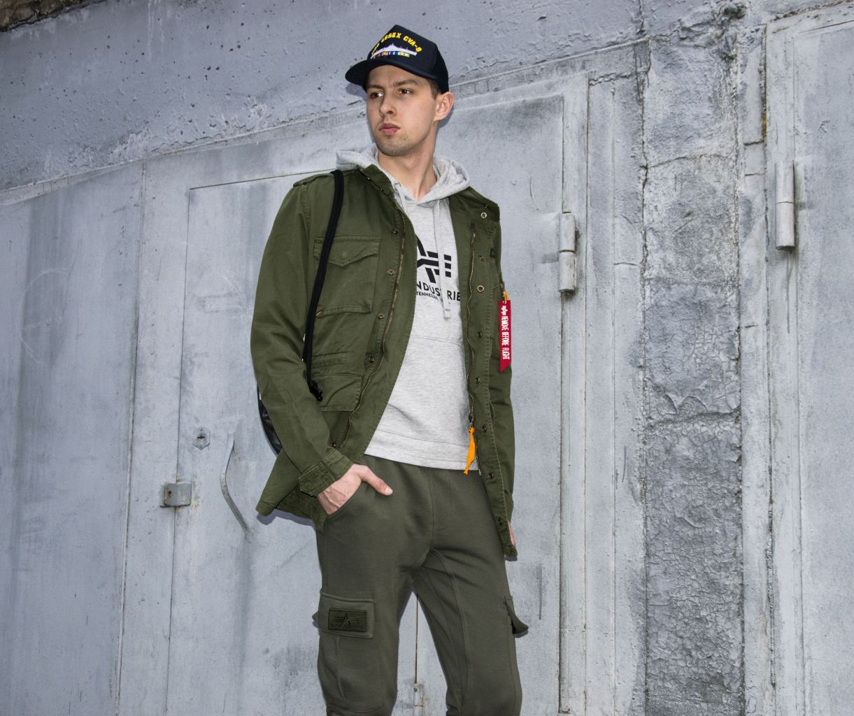 Ветровка ALPHA INDUSTRIES HUNTINGTON M-65 dark olive фото 1 Ветровка ALPHA INDUSTRIES HUNTINGTON M-65 dark olive фото 1