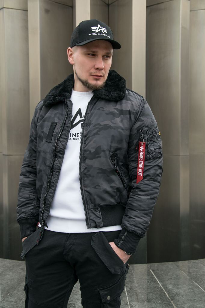 Принт с логотипом Alpha Industries на бейсболке Принт с логотипом Alpha Industries на бейсболке