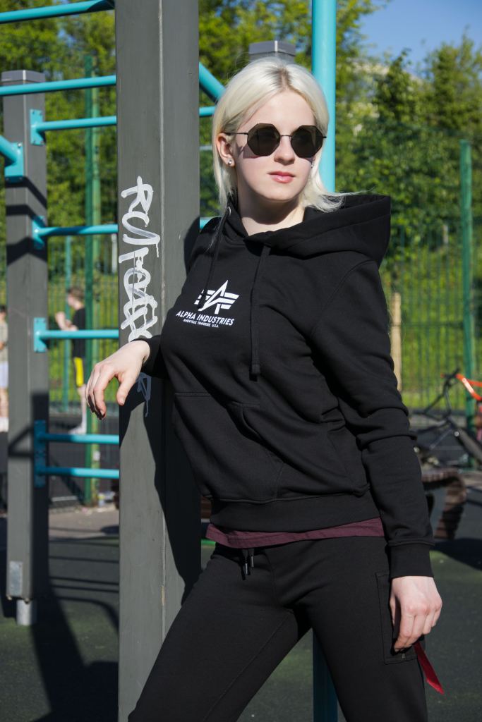 Женская толстовка ALPHA INDUSTRIES NEW BASIC HOODY black (1).jpg