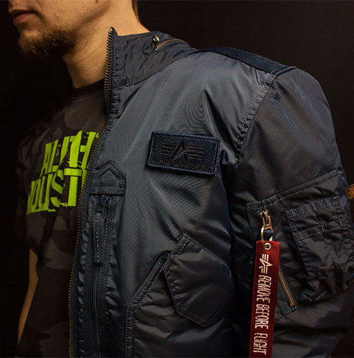мужские куртки Alpha Industries купить в Москве мужская куртка альфа индастриз, куртка с нашивками