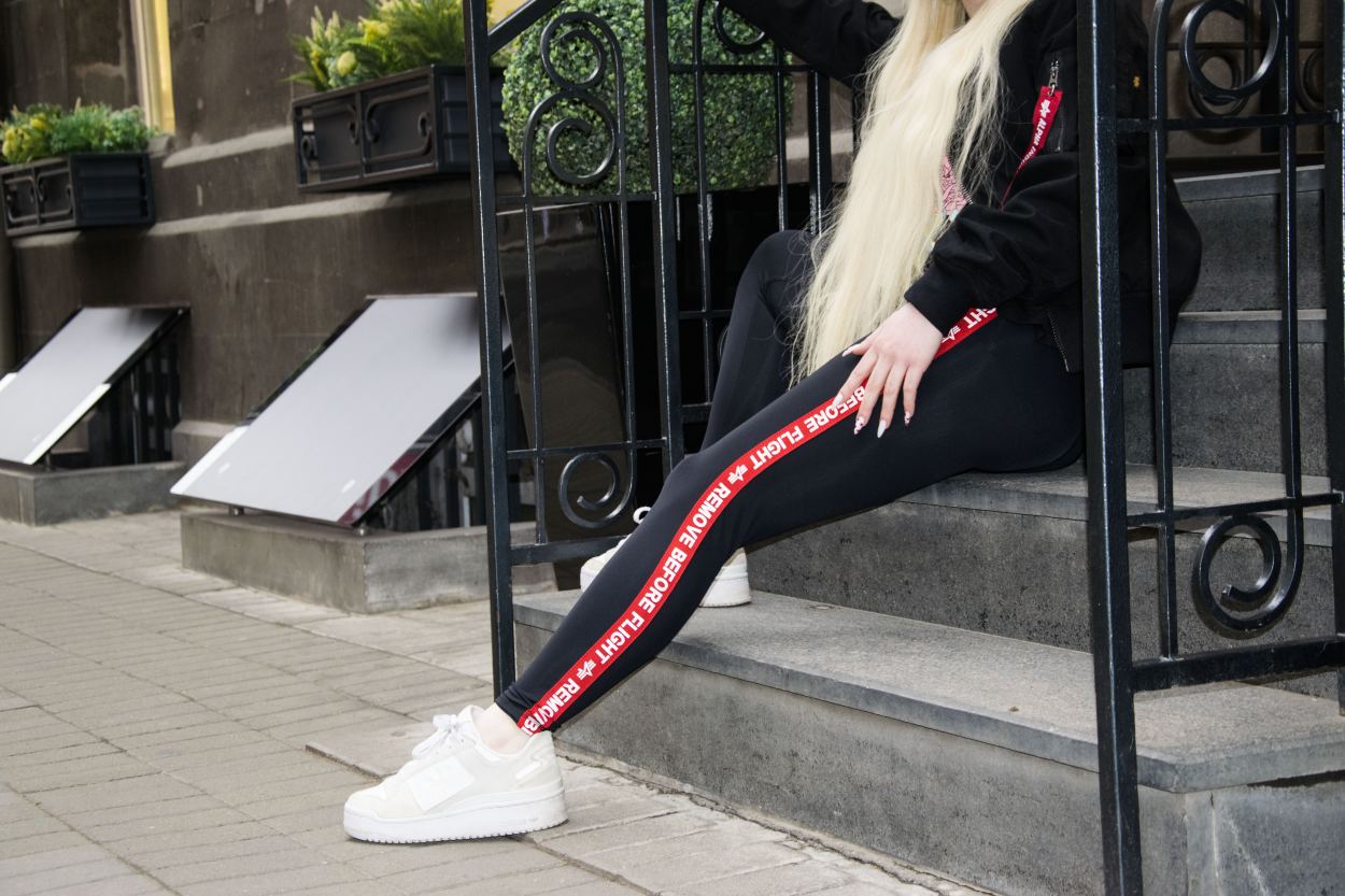 Женские леггинсы ALPHA INDUSTRIES RBF TAPE black (3).jpg Женские леггинсы ALPHA INDUSTRIES RBF TAPE black (3).jpg