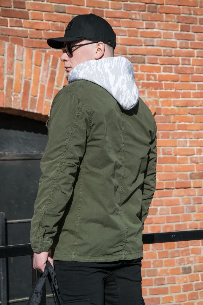 Ветровка-ALPHA-INDUSTRIES-LIGHTWEIGHT-FIELD-COAT-M-65-SS-22-m-dark-green-4.jpg