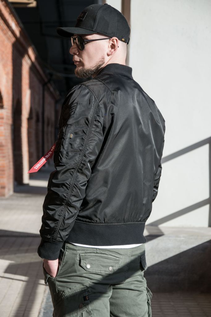Ветровка-бомбер-летная-ALPHA-INDUSTRIES-SQUADRON-BATTLEWASH-L-2B-SS-22-m-black-3.jpg
