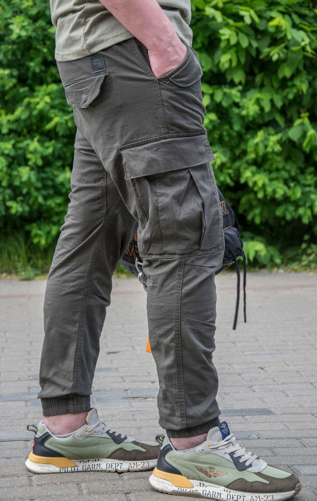 Брюки-карго ALPHA INDUSTRIES AIRMAN greyblack Брюки-карго ALPHA INDUSTRIES AIRMAN greyblack