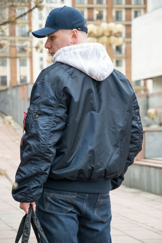 Ветровка-бомбер-летная-ALPHA-INDUSTRIES-LOOSE-FLIGHT-JACKET-L-2B-SS-22-m-replica-blue-4.jpg