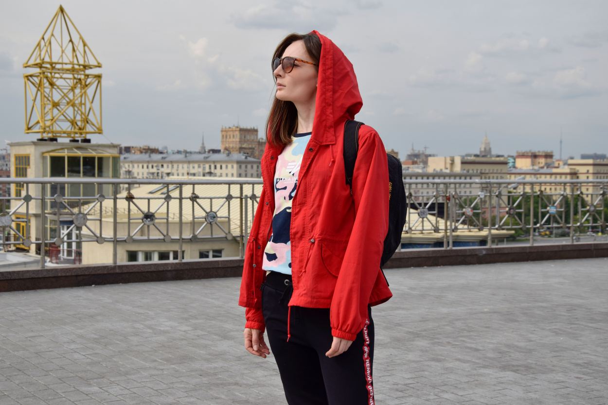 Женская ветровка с капюшоном Alpha Industries Женская ветровка с капюшоном Alpha Industries