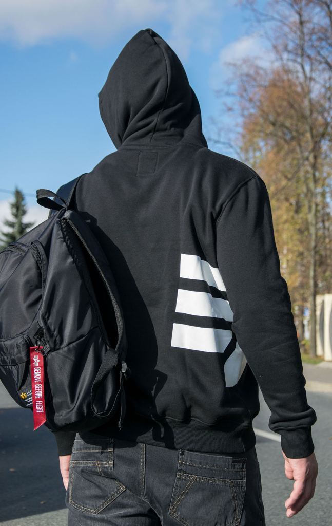 Толстовка ALPHA INDUSTRIES SIDE LOGO HOODY black фото 2 Толстовка ALPHA INDUSTRIES SIDE LOGO HOODY black фото 2