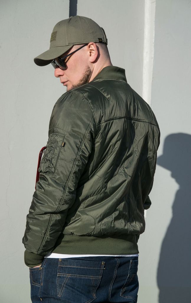 Vetrovka_bomber_lyetnaya_ALPHA_INDUSTRIES_QUILTED_FLIGHT_JACKET_L_2B_SS_22_m_dark_green_3.jpeg