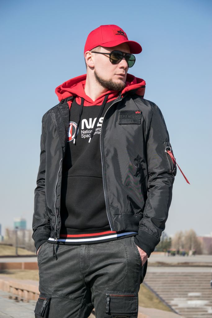 Ветровка-бомбер-летная-ALPHA-INDUSTRIES-TT-HOOD-CUSTOM-MA-1-black-1.jpg