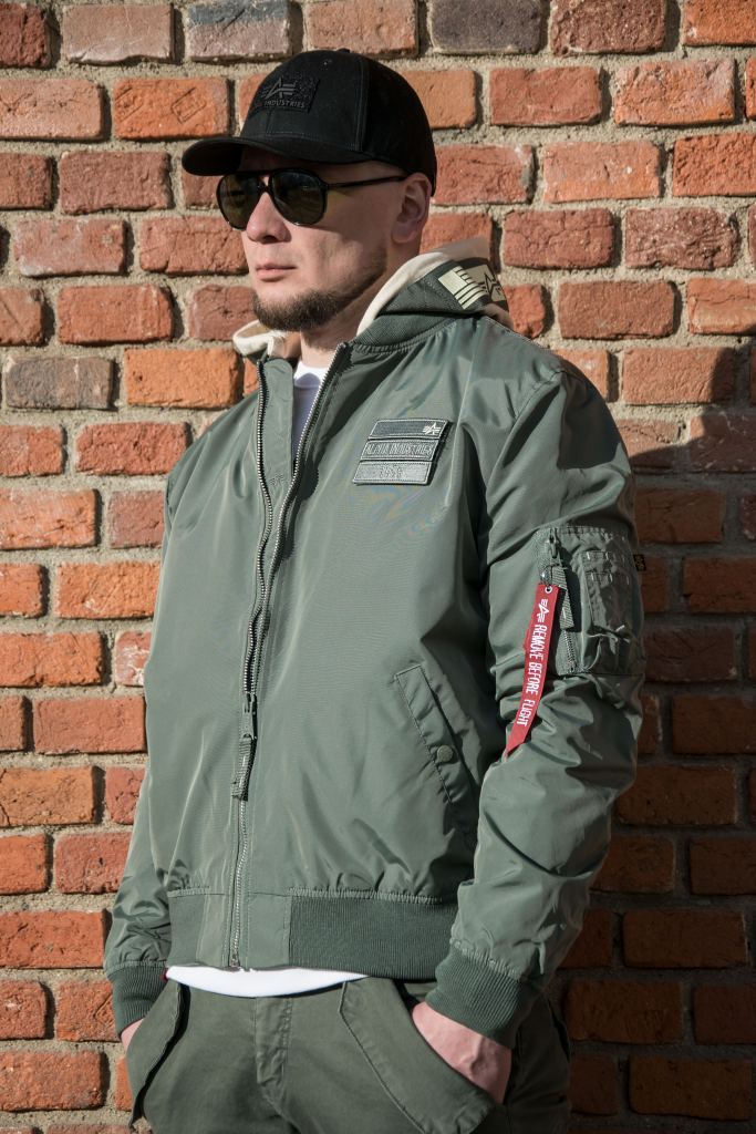 Ветровка-бомбер-летная-ALPHA-INDUSTRIES-TT-HOOD-CUSTOM-MA-1-vintage-green-1.jpg