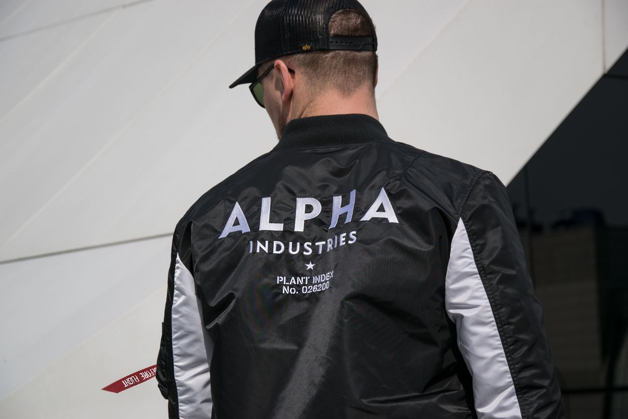 Ветровка-бомбер ALPHA INDUSTRIES TT CUSTOM MA-1 black фото 4 Ветровка-бомбер ALPHA INDUSTRIES TT CUSTOM MA-1 black фото 4