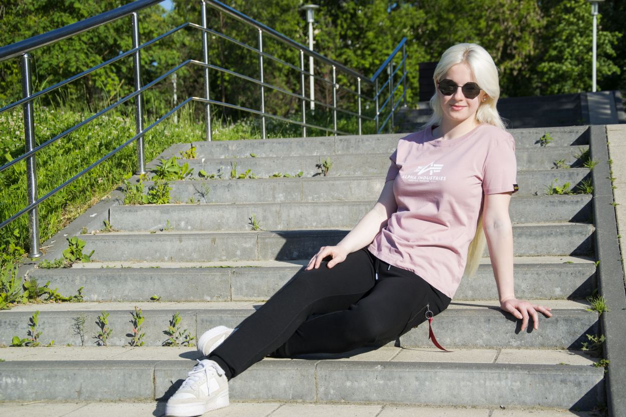 Женская футболка ALPHA INDUSTRIES NEW BASIC T silver pink (2).jpg Женская футболка ALPHA INDUSTRIES NEW BASIC T silver pink (2).jpg