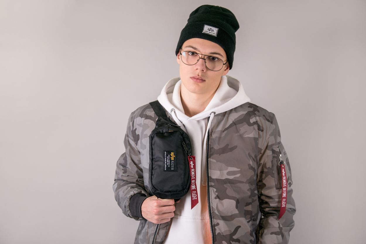 Бомбер ALPHA INDUSTRIES VF59 REFLECTIVE CAMO MA-1 black camo фото 1 Бомбер ALPHA INDUSTRIES VF59 REFLECTIVE CAMO MA-1 black camo фото 1