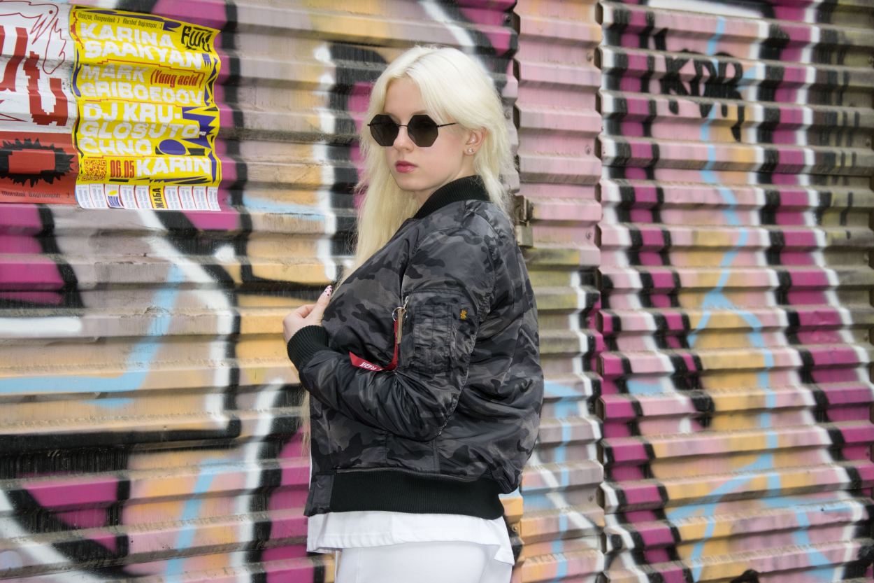 Женскии бомбер ALPHA INDUSTRIES VF 59 MA-1 black camo (3).jpg