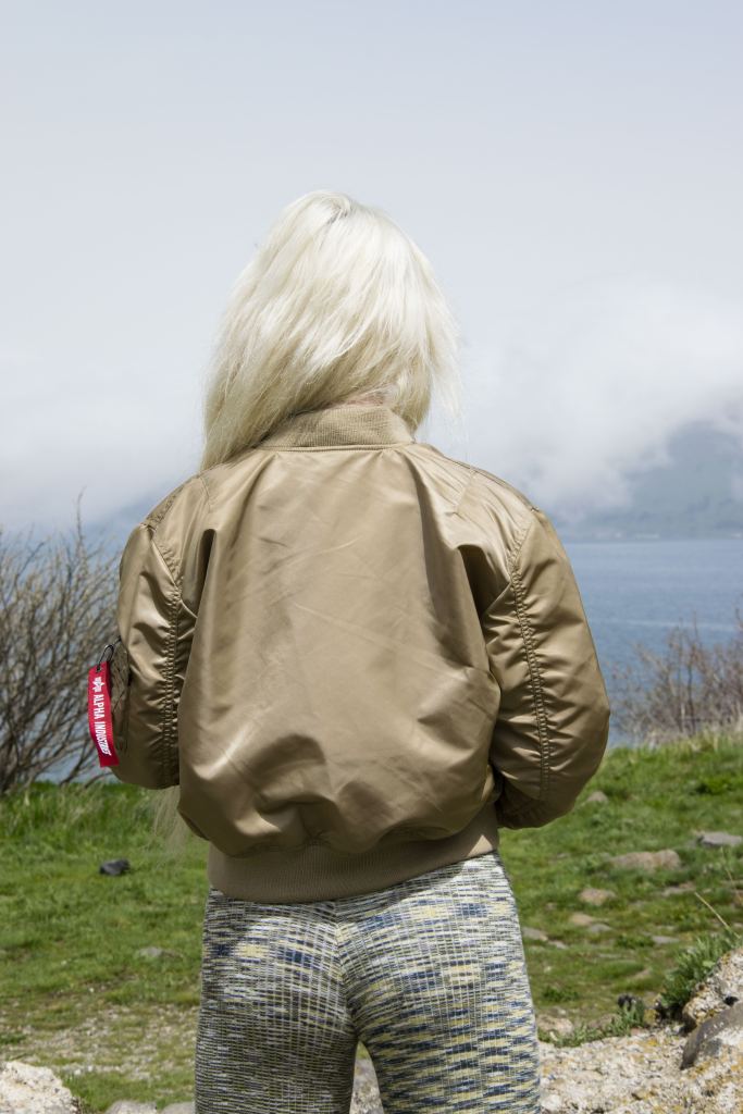 Женская ветровка-бомбер ALPHA INDUSTRIES CROPPED FLIGHT JACKET L-2B SS 22 m vintage khaki (3).jpg