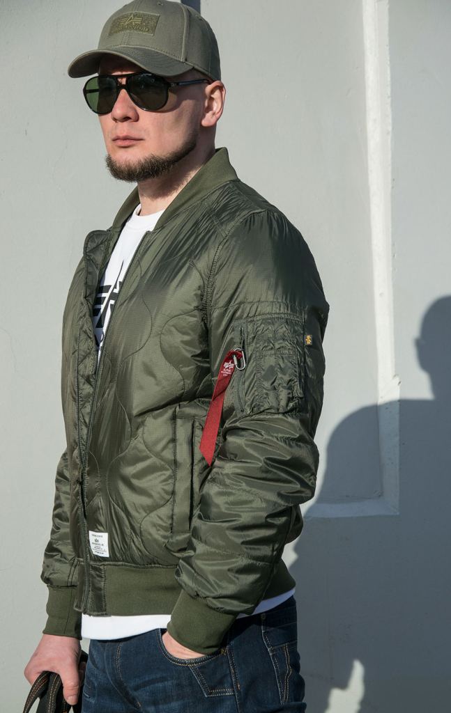 Vetrovka_bomber_lyetnaya_ALPHA_INDUSTRIES_QUILTED_FLIGHT_JACKET_L_2B_SS_22_m_dark_green_4.jpeg