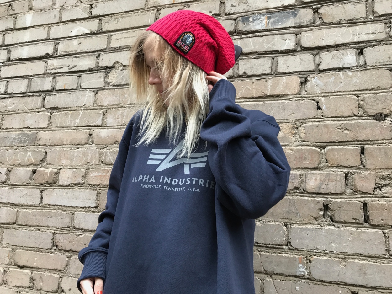 толстовка оверсайз Alpha Industries купить.jpg
