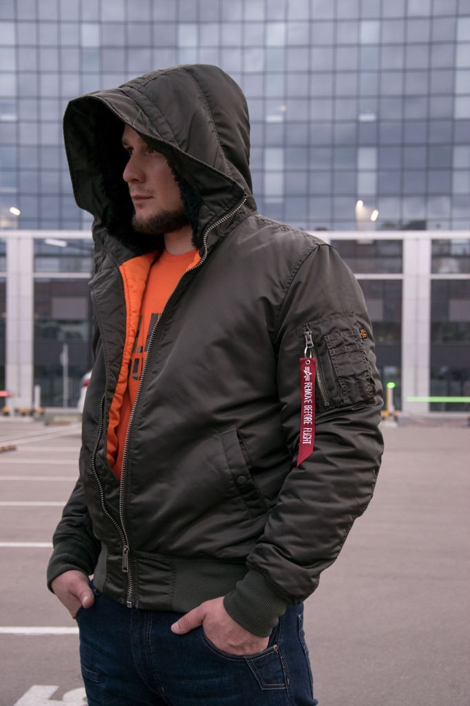 Куртка бомбер ALPHA INDUSTRIES капюшон Куртка бомбер ALPHA INDUSTRIES капюшон