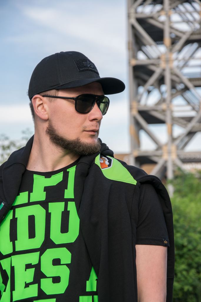 Футболка ALPHA INDUSTRIES BIG LETTERS T black neon green фото 3 Футболка ALPHA INDUSTRIES BIG LETTERS T black neon green фото 3
