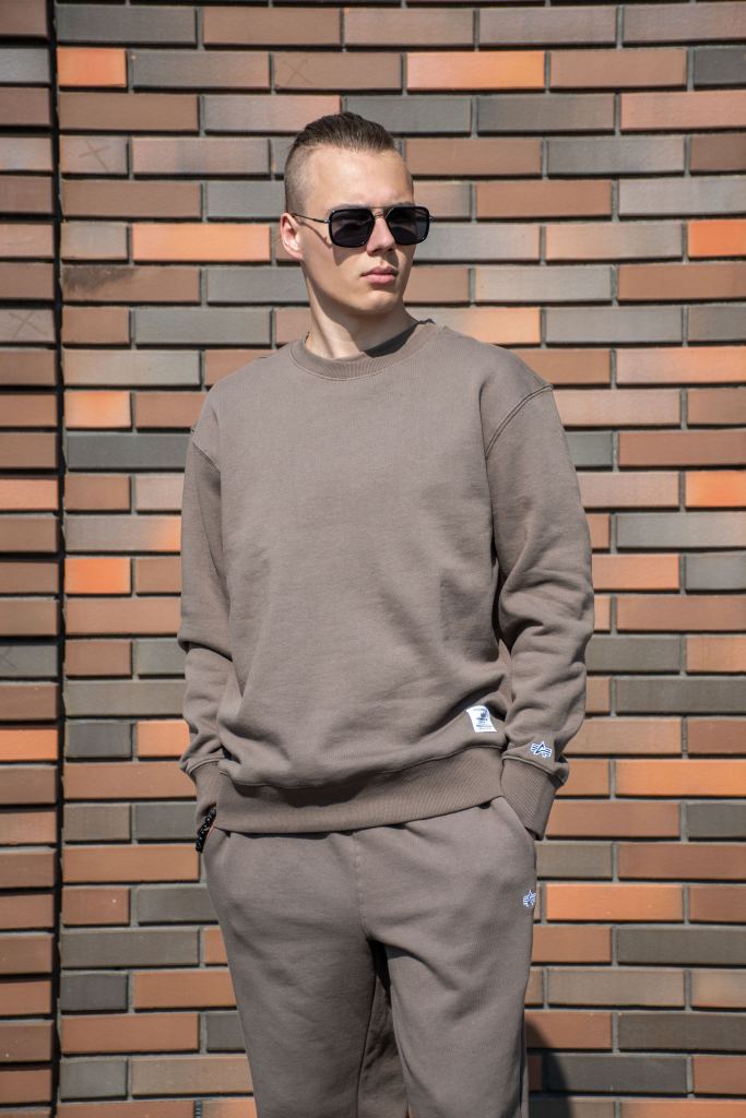 Свитшот ALPHA INDUSTRIES ESSENTIAL CREWNECK FW 24/25 coyote brown фото 1