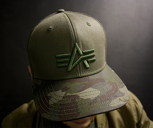 купить фирменную бейсболку Альфа Индастриз LOGO CAP бейсболка Alpha Industries, бейсболка с камуфлированным козырьком, Alpha Industries логотип вышитый