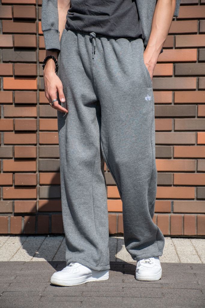 Брюки спортивные джоггеры ALPHA INDUSTRIES ESSENTIAL SWEATPANTS FW 24/25 medium charcoal heather фото 3 Брюки спортивные джоггеры ALPHA INDUSTRIES ESSENTIAL SWEATPANTS FW 24/25 medium charcoal heather фото 3