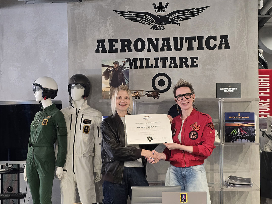 Вручение сертификата признательности от Aeronautica Militare