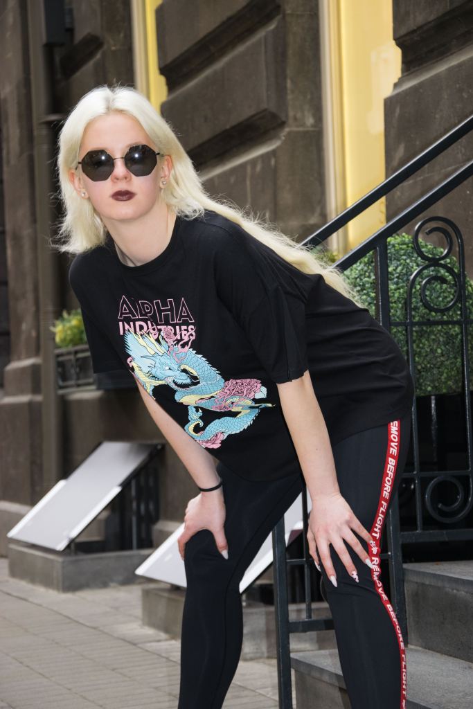 Женская футболка ALPHA INDUSTRIES HERITAGE DRAGON black (4).jpg Женская футболка ALPHA INDUSTRIES HERITAGE DRAGON black (4).jpg