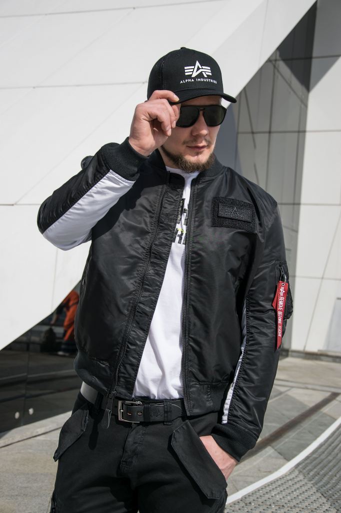 Ветровка Alpha Industries чёрно-белая ветровка