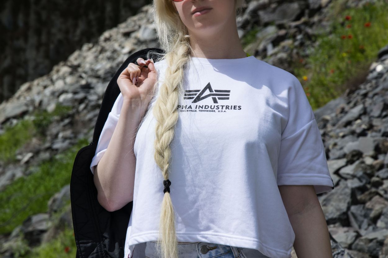 Женская футболка-кроп ALPHA INDUSTRIES BASIC BOXY T white (2).jpg Женская футболка-кроп ALPHA INDUSTRIES BASIC BOXY T white (2).jpg