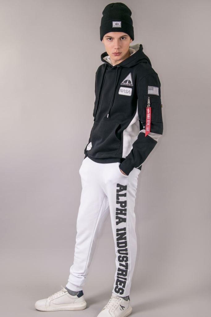 Толстовка ALPHA INDUSTRIES NASA SPACE CAMP HOODY черная Толстовка ALPHA INDUSTRIES NASA SPACE CAMP HOODY черная