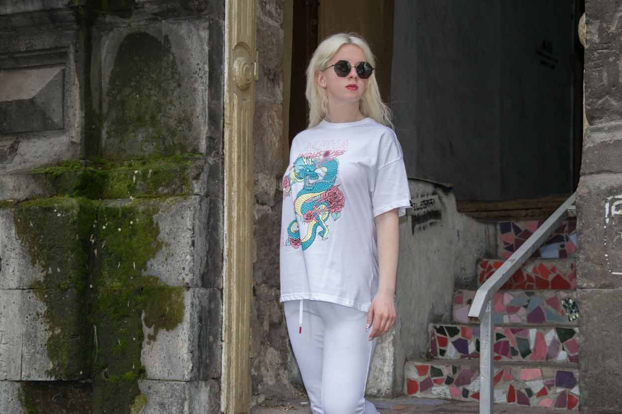 Женская-футболка-ALPHA-INDUSTRIES-HERITAGE-DRAGON-white-1.jpg Женская-футболка-ALPHA-INDUSTRIES-HERITAGE-DRAGON-white-1.jpg
