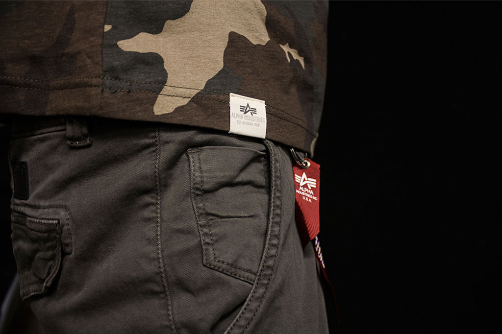 официальный сайт Альфа Индастриз в Москве мужская одежда Alpha Industries
