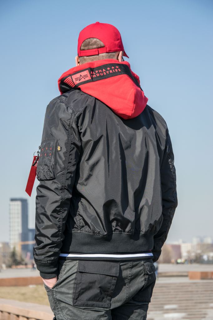 Ветровка-бомбер-летная-ALPHA-INDUSTRIES-TT-HOOD-CUSTOM-MA-1-black-2.jpg