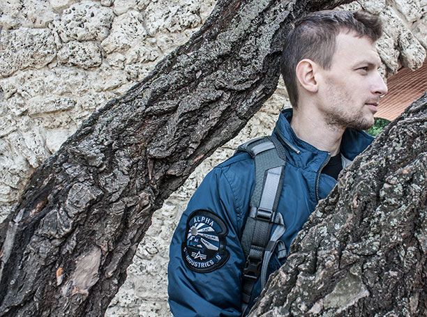 Бомбер мужской ALPHA INDUSTRIES ENGINE REPLICA BLUE Бомбер мужской ALPHA INDUSTRIES ENGINE REPLICA BLUE