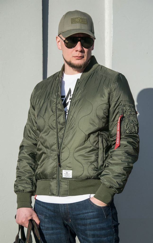 Vetrovka_bomber_lyetnaya_ALPHA_INDUSTRIES_QUILTED_FLIGHT_JACKET_L_2B_SS_22_m_dark_green_1.jpeg