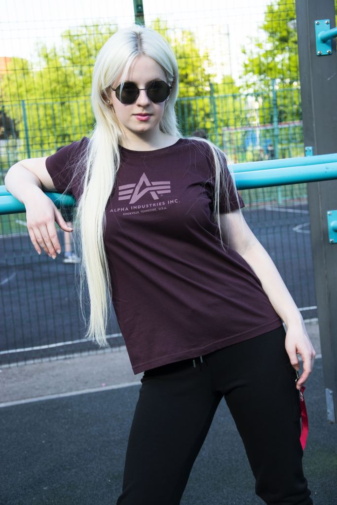 Женская футболка ALPHA INDUSTRIES LOGO T deep maroon (2).jpg Женская футболка ALPHA INDUSTRIES LOGO T deep maroon (2).jpg