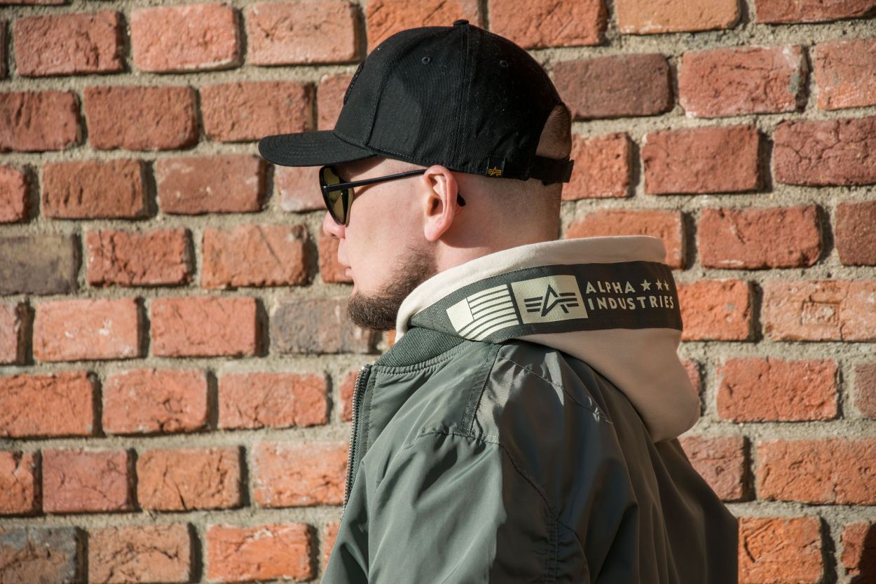 Ветровка-бомбер-летная-ALPHA-INDUSTRIES-TT-HOOD-CUSTOM-MA-1-vintage-green-2.jpg