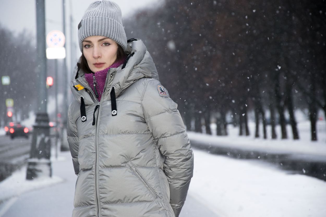 Женское пальто пуховое PARAJUMPERS PANDA FW 2223 silver Женское пальто пуховое PARAJUMPERS PANDA FW 2223 silver