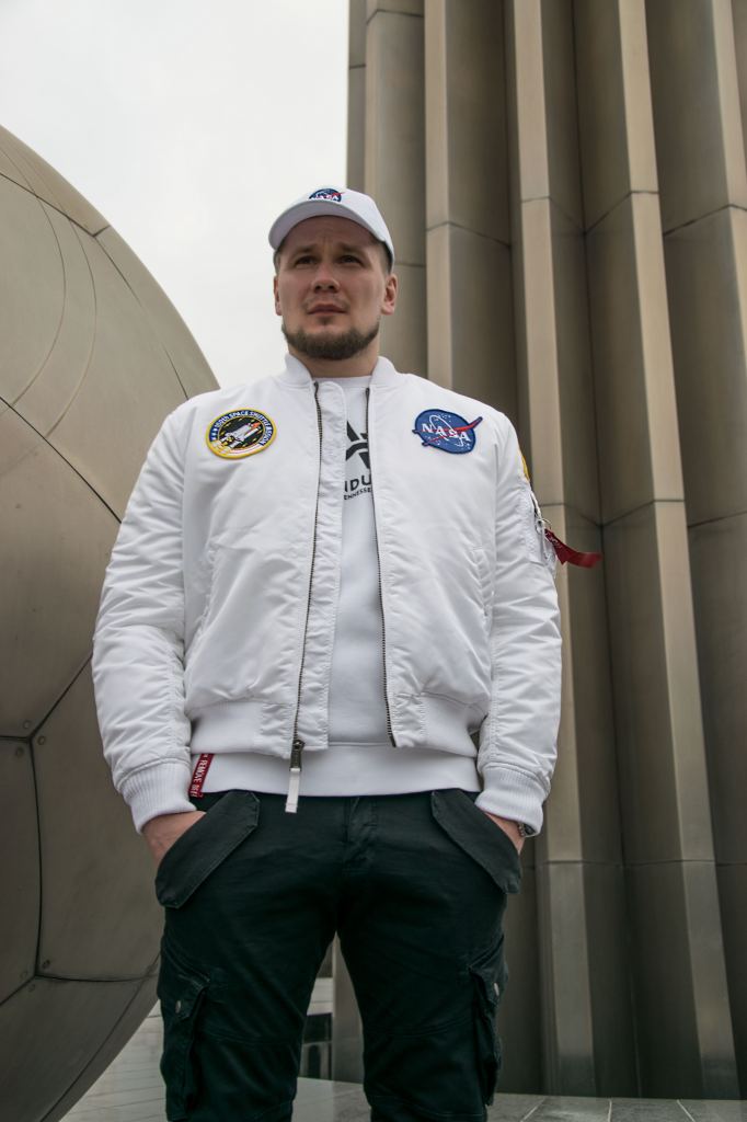 Белый мужской бомбер NASA Alpha Industries Белый мужской бомбер NASA Alpha Industries